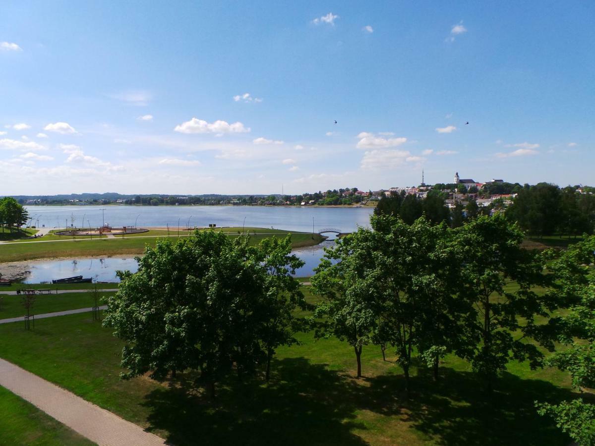 Cozy Apartment With A Wonderful Lake View Telšiai Eksteriør billede